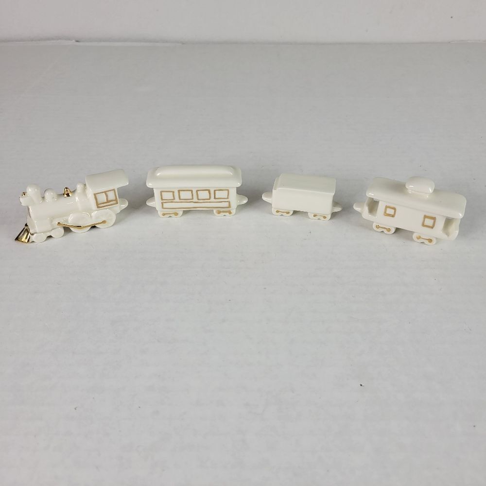 Creme‎ & Gold Hand Painted 4-Piece Ceramic Mini Train Set